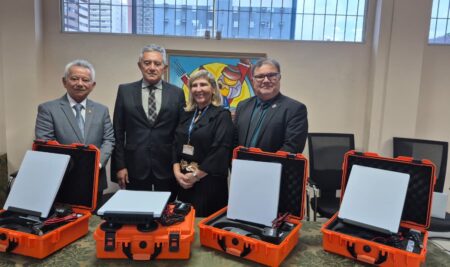 TJPA ENTREGA ANTENAS DE INTERNET VIA SATÉLITE